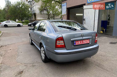 Лифтбек Skoda Octavia 2005 в 