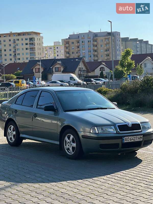 Ліфтбек Skoda Octavia 2001 в 
