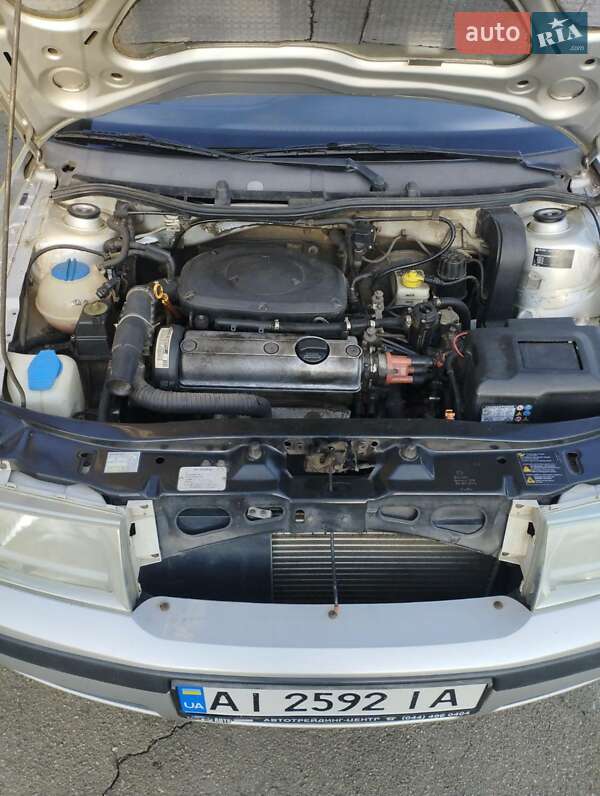 Лифтбек Skoda Octavia 2004 в Березане