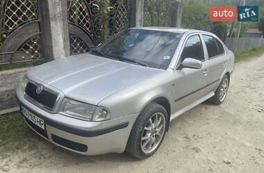 Лифтбек Skoda Octavia 2003 в 
