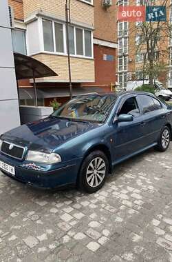 Ліфтбек Skoda Octavia 1998 в 