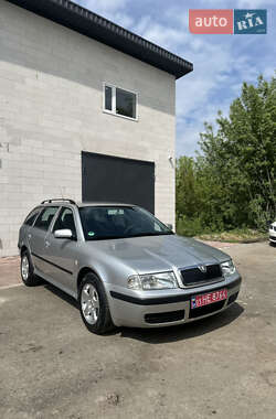 Универсал Skoda Octavia 2005 в Хороле