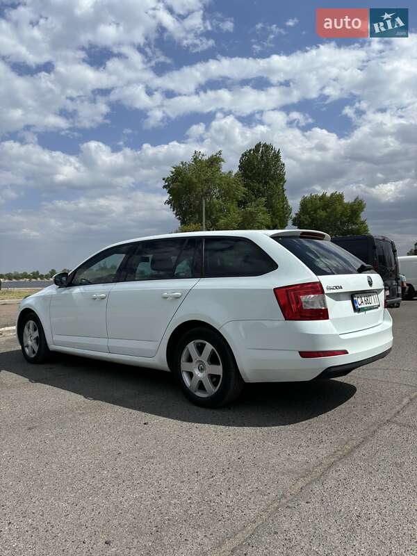 Універсал Skoda Octavia 2015 в Черкасах