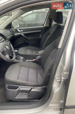 Лифтбек Skoda Octavia 2006 в 