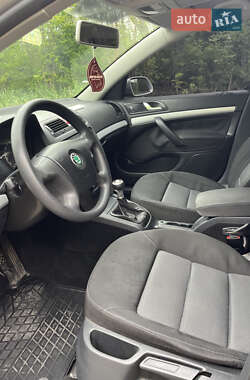 Лифтбек Skoda Octavia 2006 в 