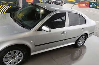 Ліфтбек Skoda Octavia 2004 в 