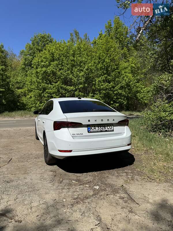 Лифтбек Skoda Octavia 2020 в Киеве