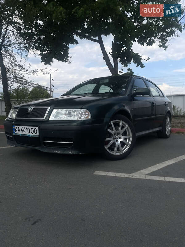 Лифтбек Skoda Octavia 2002 в 