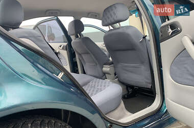 Лифтбек Skoda Octavia 1999 в 