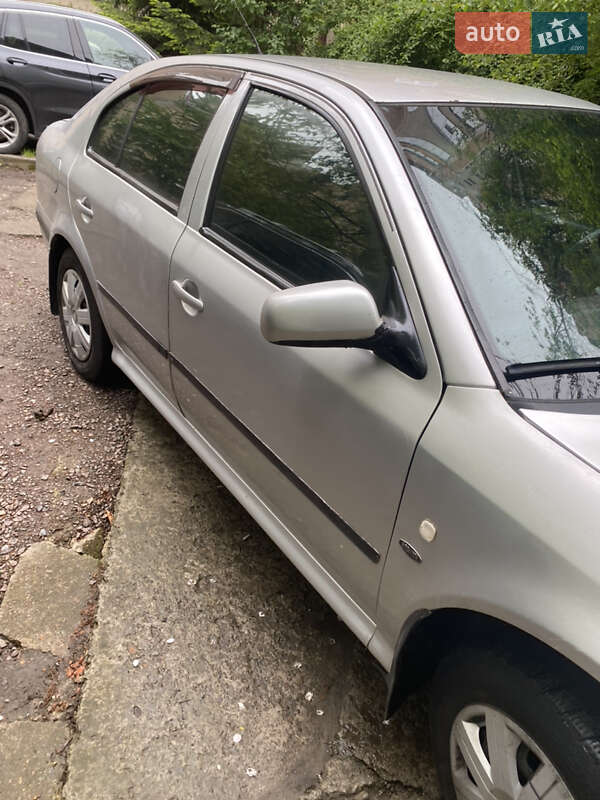 Ліфтбек Skoda Octavia 2002 в Івано-Франківську