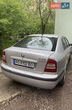 Лифтбек Skoda Octavia 2002 в 