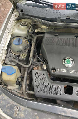 Лифтбек Skoda Octavia 2002 в 
