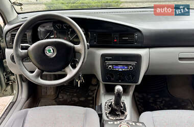Лифтбек Skoda Octavia 2002 в 