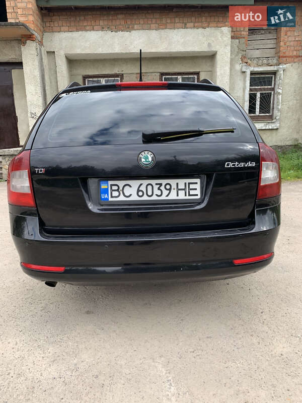 Універсал Skoda Octavia 2011 в Дрогобичі