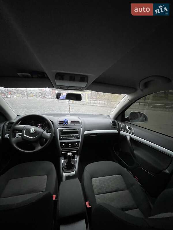 Ліфтбек Skoda Octavia 2010 в Дніпрі
