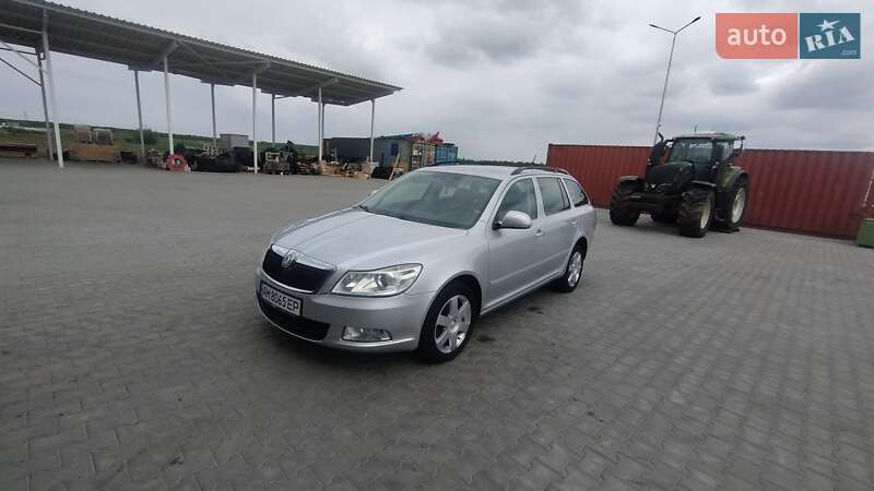Універсал Skoda Octavia 2011 в Левкові