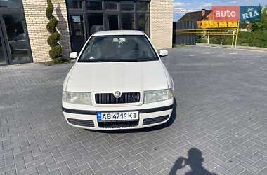 Лифтбек Skoda Octavia 2002 в 