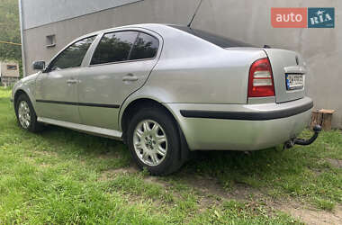Лифтбек Skoda Octavia 2004 в 