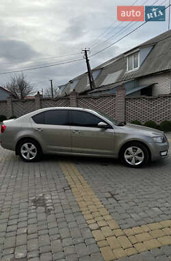 Лифтбек Skoda Octavia 2015 в Тульчине
