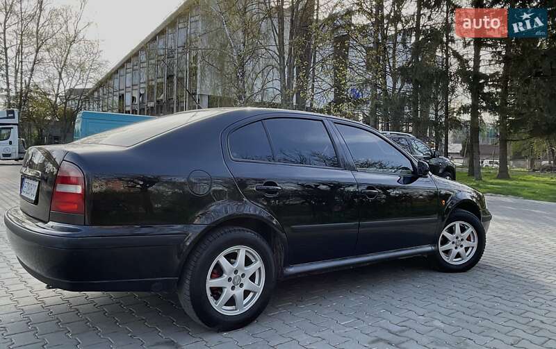 Лифтбек Skoda Octavia 1999 в Черновцах