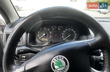 Лифтбек Skoda Octavia 2005 в 