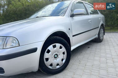 Лифтбек Skoda Octavia 2005 в 