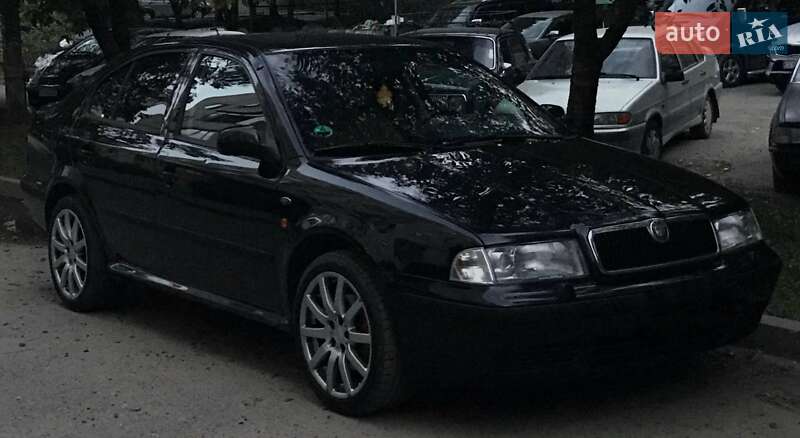 Лифтбек Skoda Octavia 1999 в Черновцах