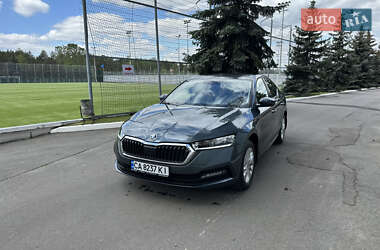 Лифтбек Skoda Octavia 2022 в Киеве