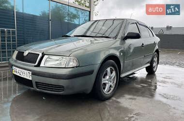 Лифтбек Skoda Octavia 2003 в 