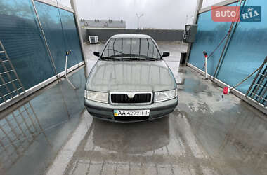 Лифтбек Skoda Octavia 2003 в 