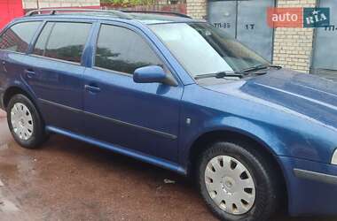 Универсал Skoda Octavia 2010 в Глухове