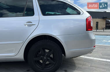 Універсал Skoda Octavia 2012 в 