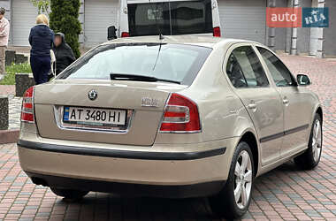 Лифтбек Skoda Octavia 2005 в 
