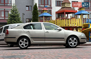 Лифтбек Skoda Octavia 2005 в 