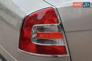 Лифтбек Skoda Octavia 2005 в 