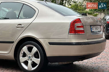 Лифтбек Skoda Octavia 2005 в 