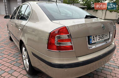 Лифтбек Skoda Octavia 2005 в 