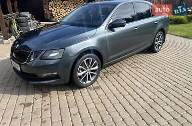 Ліфтбек Skoda Octavia 2018 в 