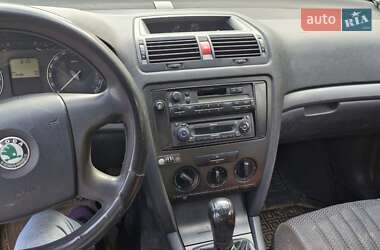 Лифтбек Skoda Octavia 2005 в 