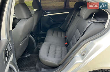 Лифтбек Skoda Octavia 2009 в 