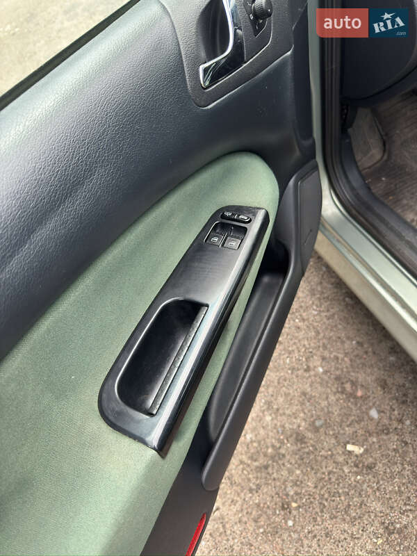 Ліфтбек Skoda Octavia 2004 в Сумах