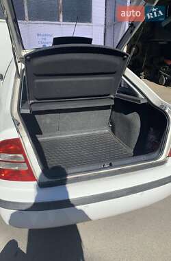 Лифтбек Skoda Octavia 2001 в 