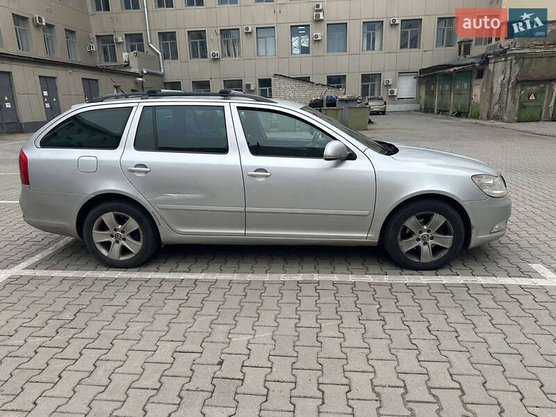Універсал Skoda Octavia 2011 в Харкові