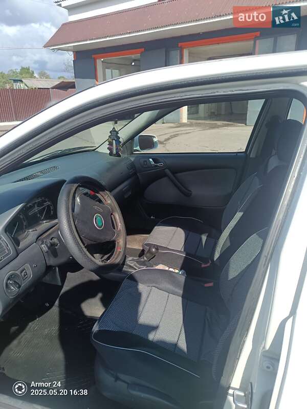 Лифтбек Skoda Octavia 2008 в Мене