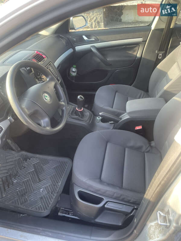 Лифтбек Skoda Octavia 2005 в Львове