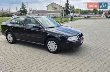 Лифтбек Skoda Octavia 2004 в 