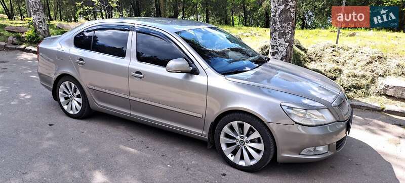 Лифтбек Skoda Octavia 2010 в 