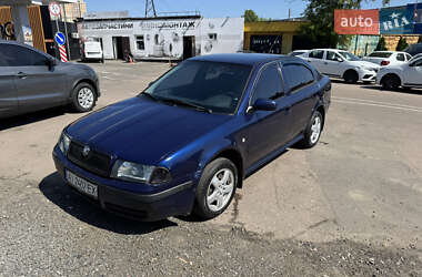 Лифтбек Skoda Octavia 2001 в 