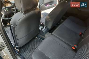 Лифтбек Skoda Octavia 2004 в 