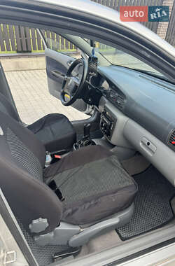 Лифтбек Skoda Octavia 1998 в 